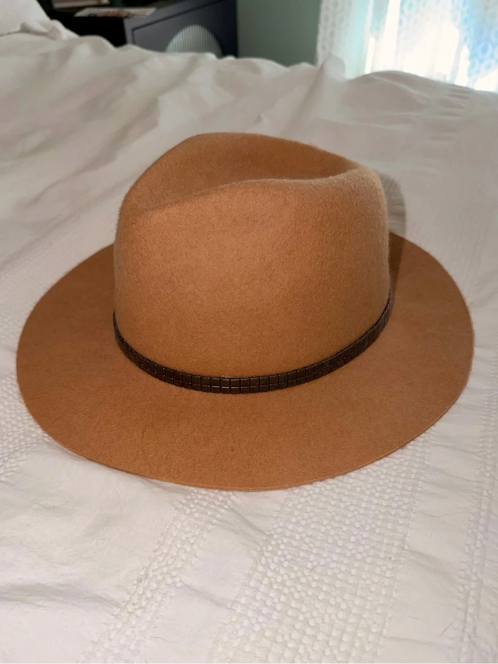 New Treasure & Bond Women’s Tan / Camel Studded Fedora Hat